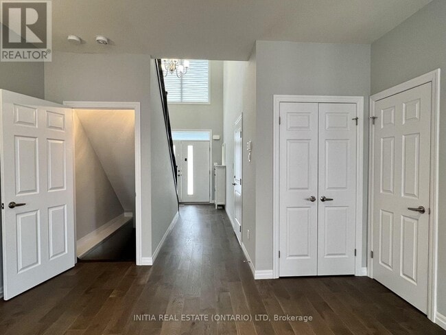 Photo - 1820 Canvas Way