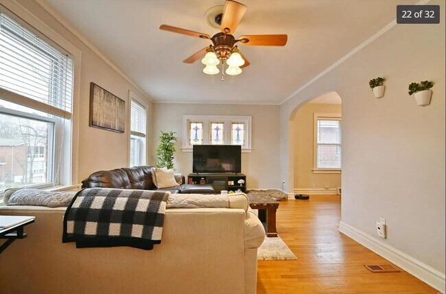 Photo - 7019 Dartmouth Ave Unidad 2nd Floor