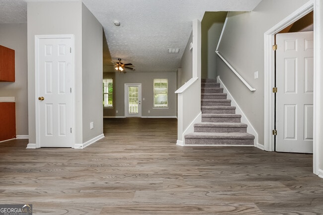 Photo - 4683 Highpoint Ln