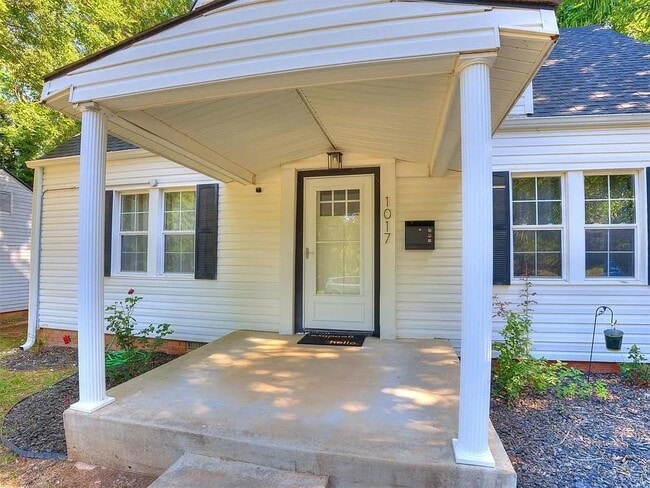 Photo - 1017 McFarland St