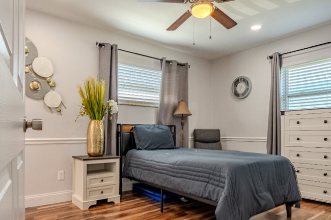 Photo - 1875 Williams Manor Ave