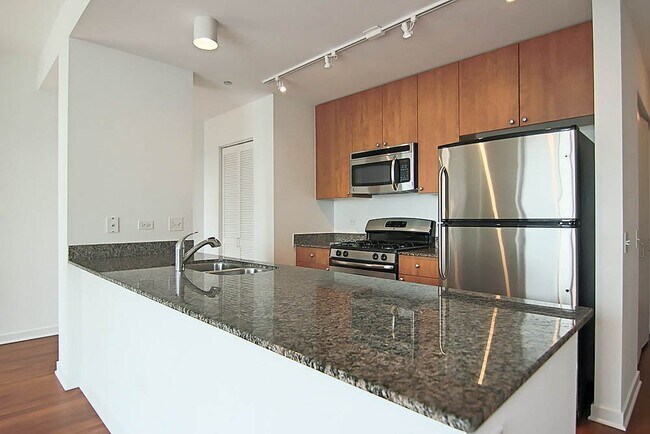 Photo - 769 S Clark St Unit 301