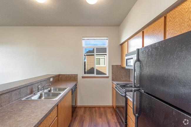 1BR, 1BA - 800SF