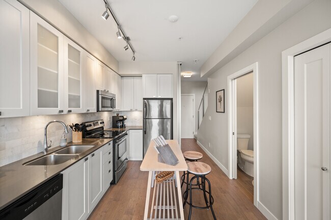 Photo - 3090 Gladwin Rd