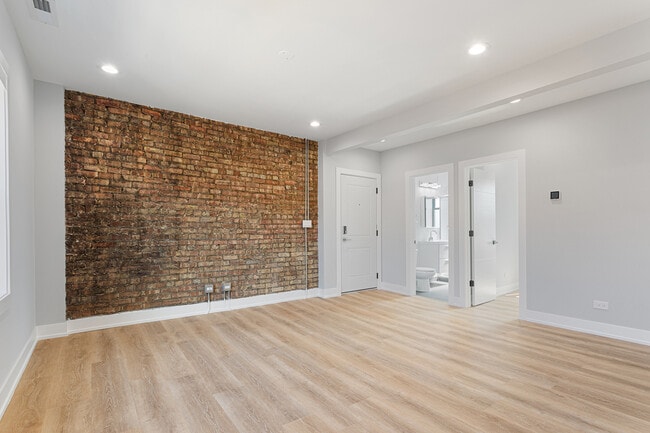 Photo - 1550 W Juneway Terrace Unit 2C