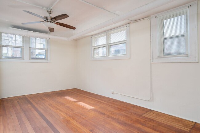 Photo - 2226 Garfield Ave S