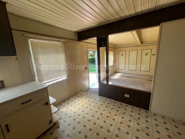 155 Pomona Dr