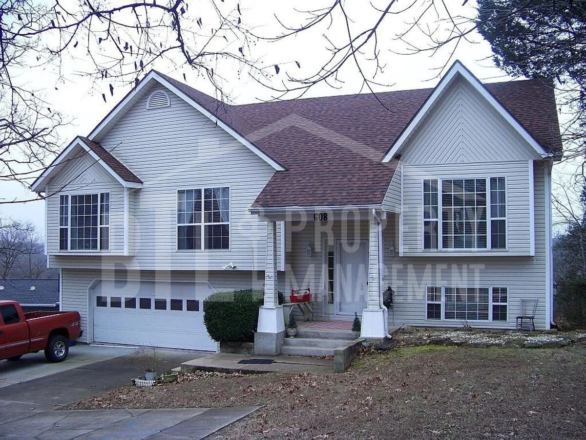 Photo - 608 Cliff Dr