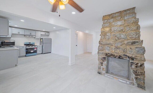 Photo - 830 Market St