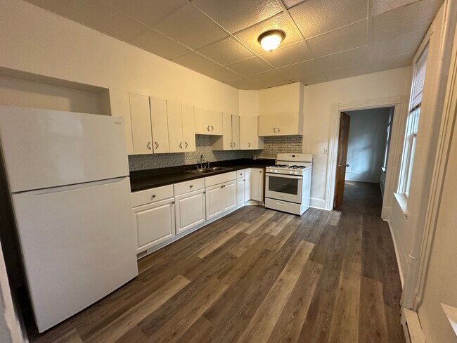 Photo - 11 N Ann St Unit Apt 1