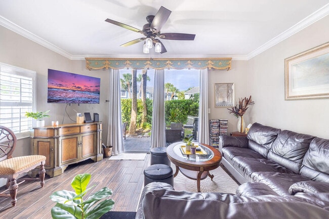 Photo - 1038 Jeffery St