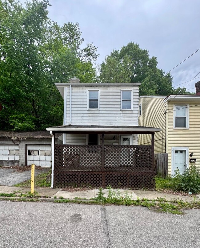 Building Photo - Spacious 1 Bed 1 Bath Home!