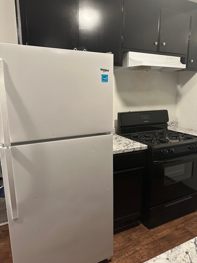 Kitchen - 301 Nevin Ave Unit B Upstairs