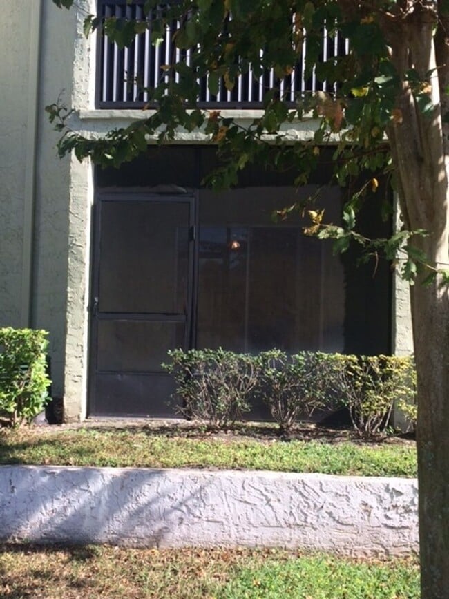 Photo - 952 N Lake Destiny Rd Unit B