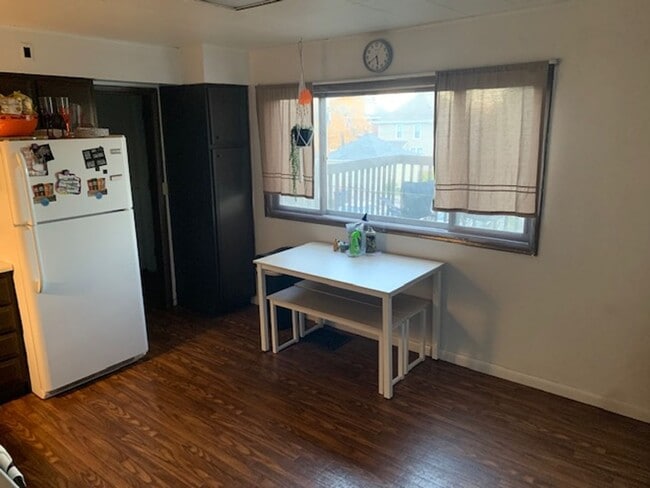 Photo - Duluth MN - 4 Bed - 1 Bath - Single Family...