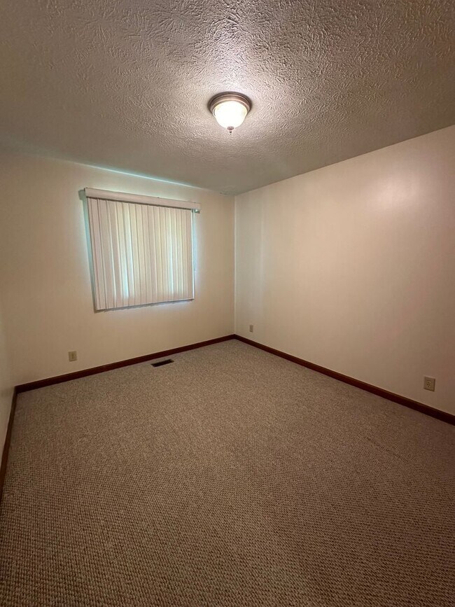 14315-14317 W Heather Ln