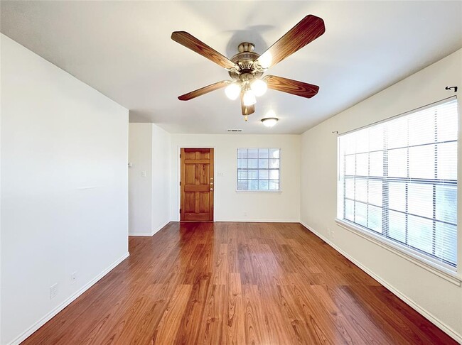 Photo - 1903 E 20th St Unit 201