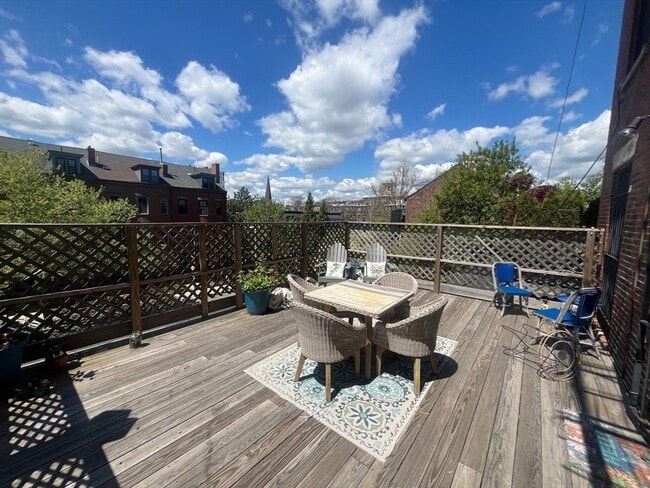 Building Photo - 565 Massachusetts Ave Unit 3