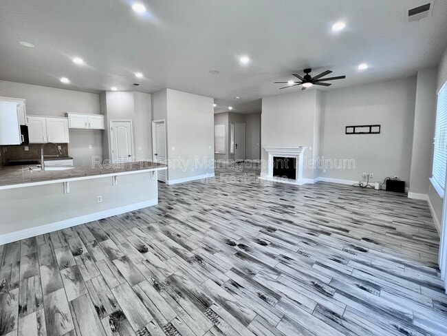 Photo - 2143 S Shirley Ave