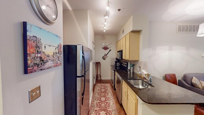 Photo - Fully Furnished Midtown Nashville Apartment