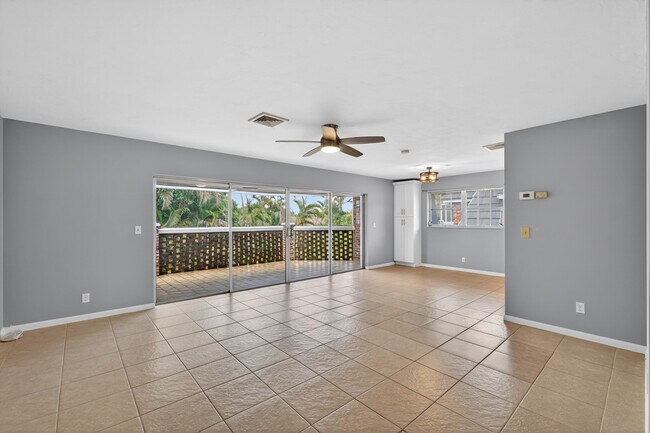 Photo - 423 Pine Tree Ct Unit 23