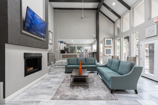 Resident Clubhouse with WiFi - Flintridge Apartments