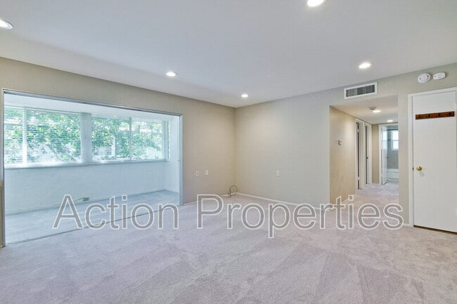 Photo - 14225 Lora Dr