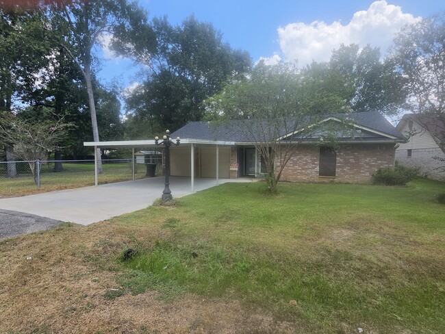 front of house - 10980 Forest Gln
