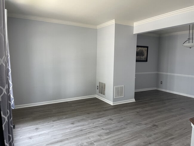 Photo - 2068 Lockwood Dr