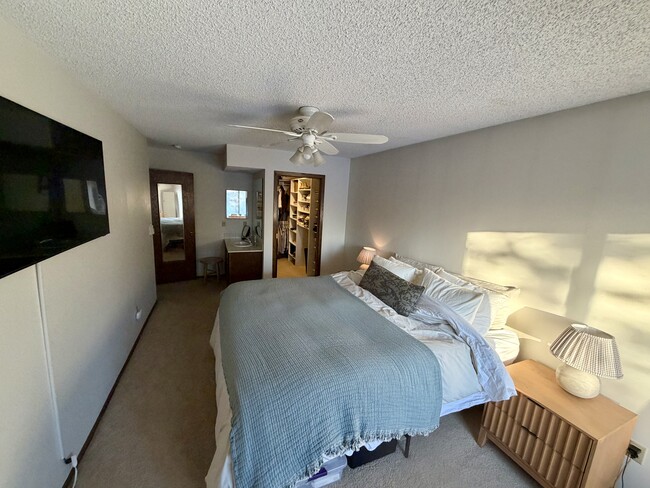 Photo - 3720 Independence Ave S