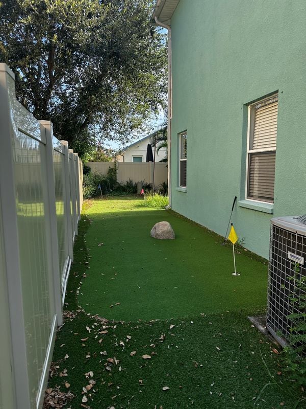 Photo - 650 Norfolk St