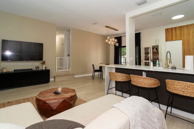 Photo - 840 NE 158th St