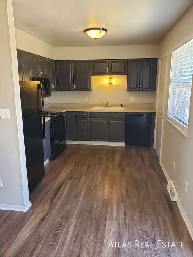 Photo - 10290 Benton St