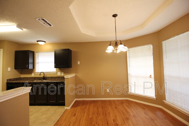 Photo - 2622 Hartford Ln