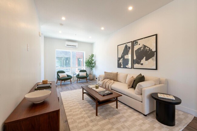 Photo - 884 Rowley Unit 104
