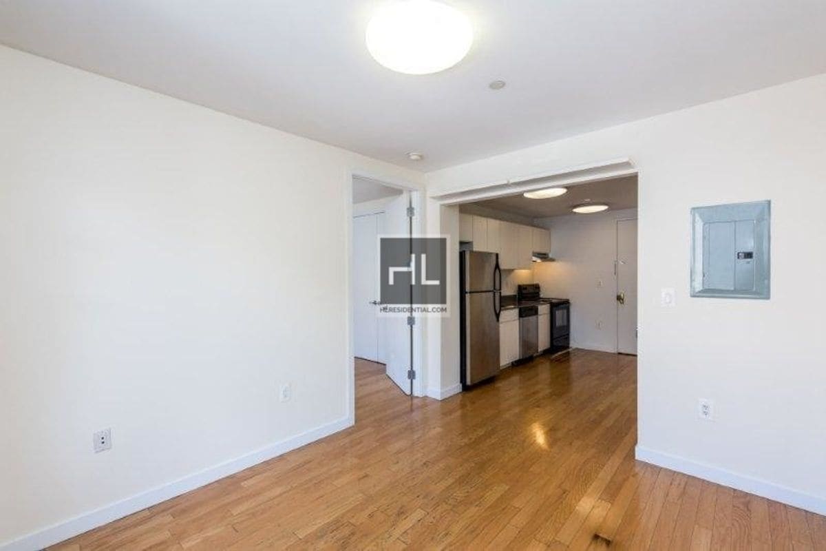 Photo - METROPOLITAN AVENUE Unit 306