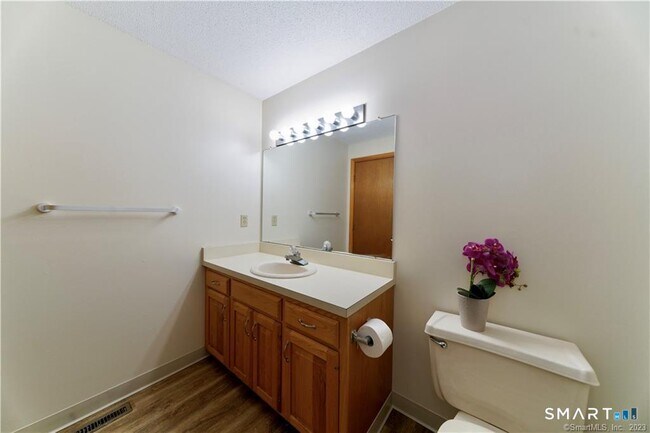 Photo - 33 Ivy Ln Unit 33