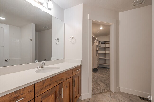 3BR, 2.5BA - 1,539SF - 1st Bathroom