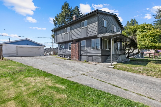 Photo - 7531 12th Ave SW House