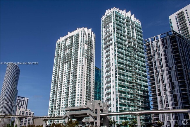 Building Photo - 41 SE 5th St Unit 604 Rental