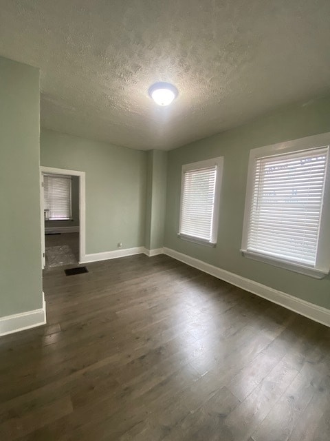 Photo - 598 Gilbert St