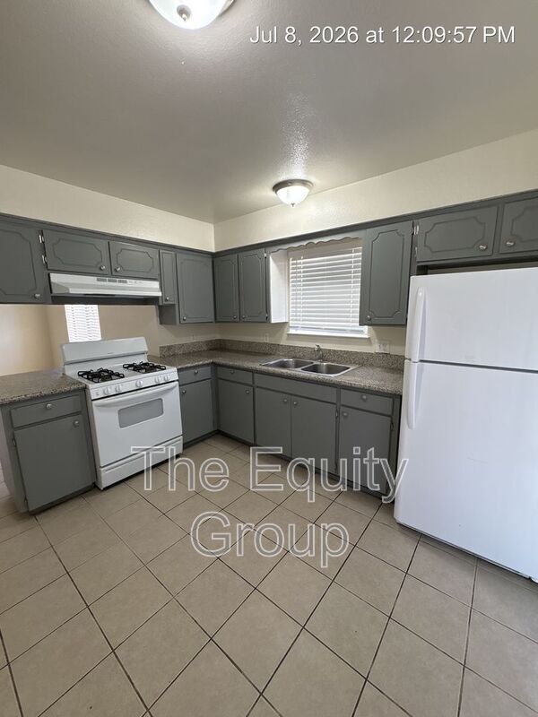 Photo - 317 W 3rd St