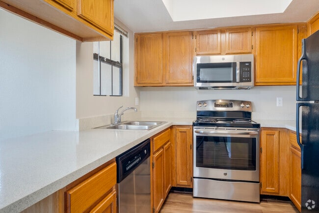 1BR, 1BA - 755SF Agave - Kitchen