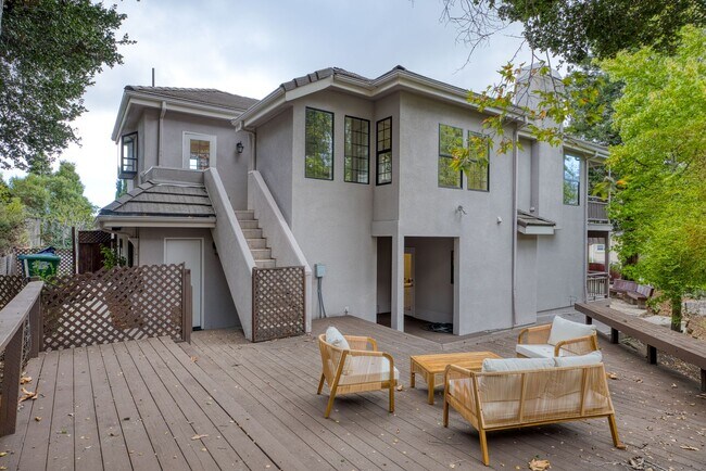 Photo - Huge house in a well desired neighborhood off of Johnson Avenue