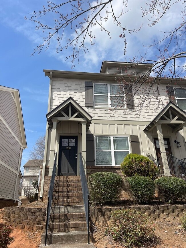 Photo - Pre Leasing / Whitehall Village