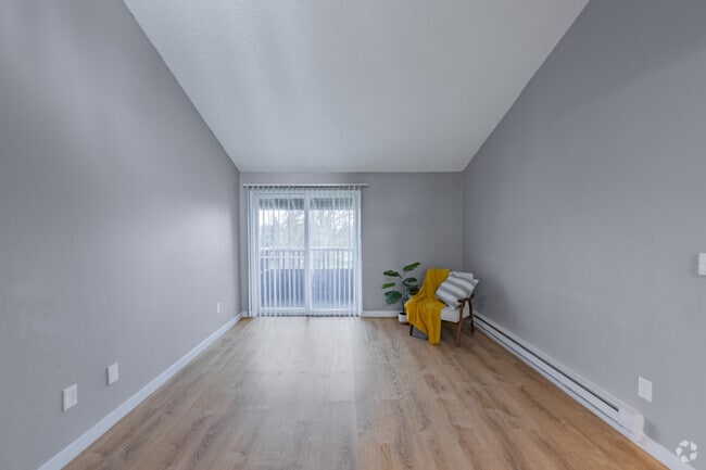 3BR, 1BA - 1,053SF - Living Room