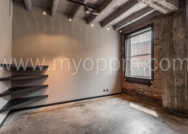 Photo - The Regis Unit 312/303