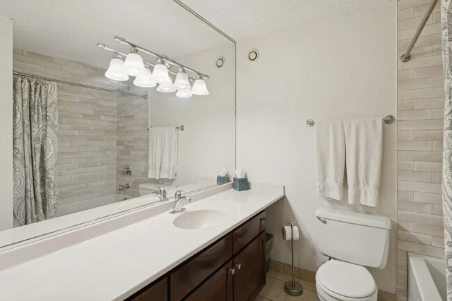 Photo - 30 E Huron St