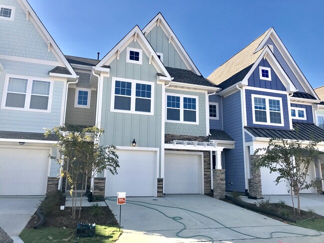 Building Photo - 615 Metro Sta