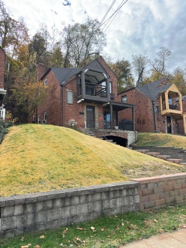 3809 Beechwood Blvd